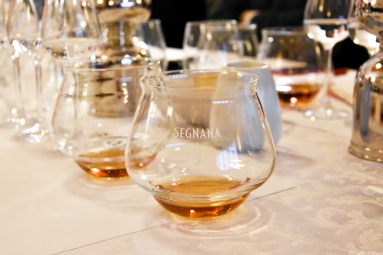 La degustazione grappa Sherry Cask della distilleria Segnana, Trento