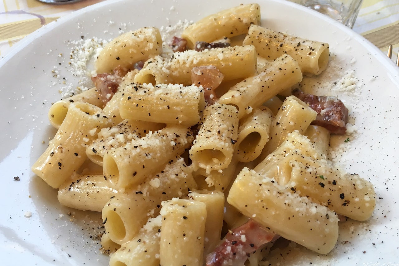 La pasta alla gricia di Enzo al 29, con l'inconfondibile guanciale IGP di Amatrice tagliato spesso e rosolato a dovere!