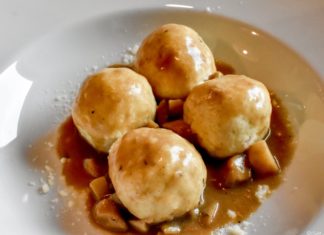 Canederli al formaggio con ragoût di funghi porcini, Ristorante La Cacciatora