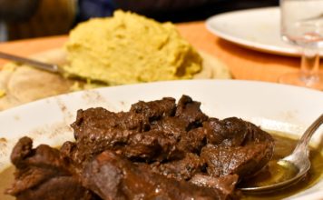 Spezzatino di Cervo e polenta al Rifugio Aquila Nera, Kamauz