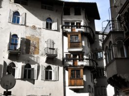 Case Monauni e Bazzani, all'imbocco del quartiere più antico della vecchia Trento