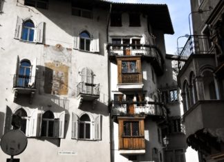 Case Monauni e Bazzani, all'imbocco del quartiere più antico della vecchia Trento