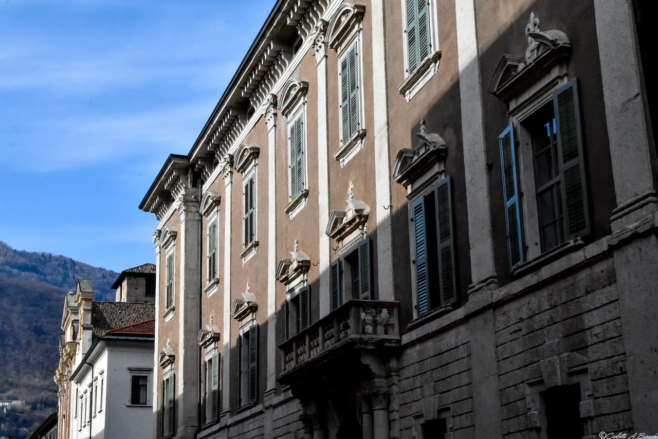 La facciata di Palazzo Függer-Galasso a Trento