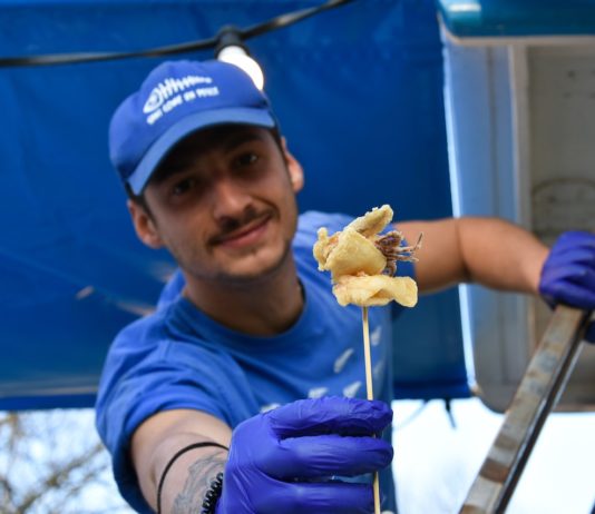 Il pesce fritto di San Benedetto del Tronto in giro per l'Italia sulla barca di 'Sani come un pesce'