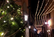 Via Roma a Terni, illuminata dalle luminarie natalizie