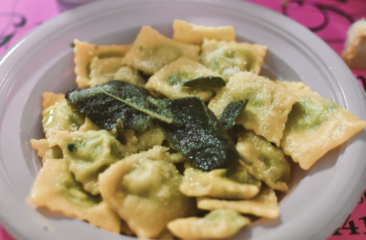 Un piatto di ravioli alla Sagra del Raviolo di Partina